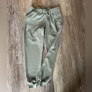 Lululemon pants